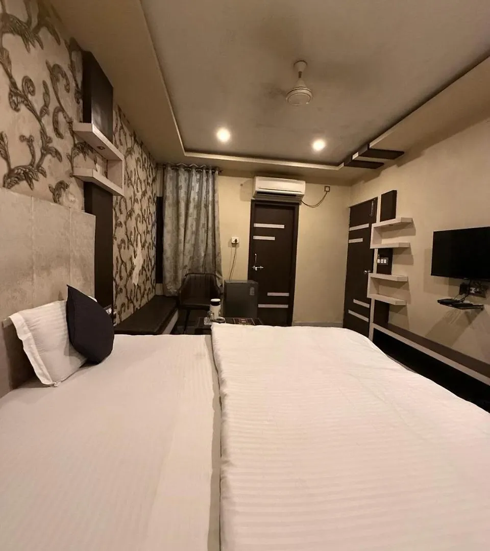****  Raj Kamal Hotel Near Railway Junction Benares India