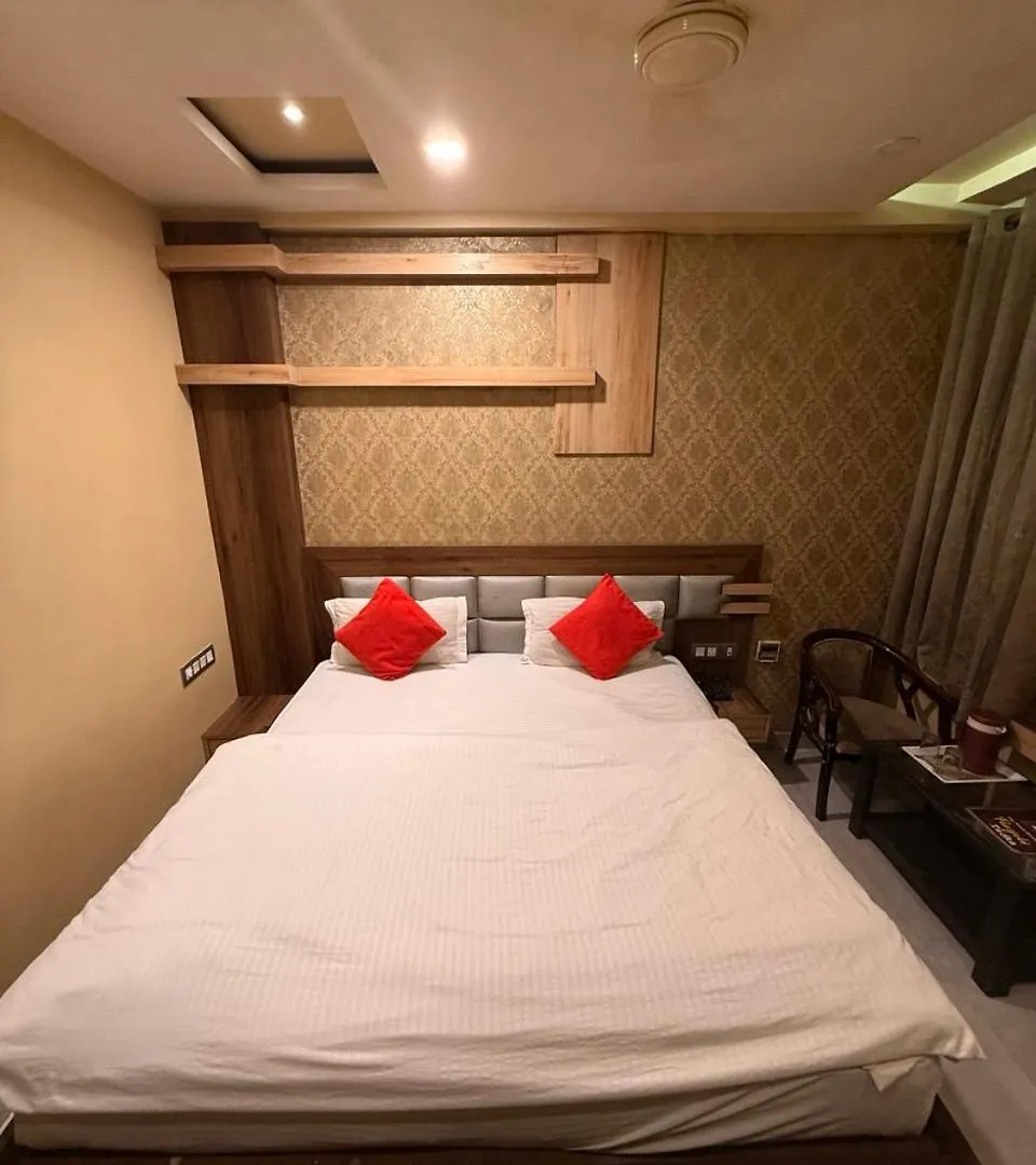 Raj Kamal Hotel Near Railway Junction Benares