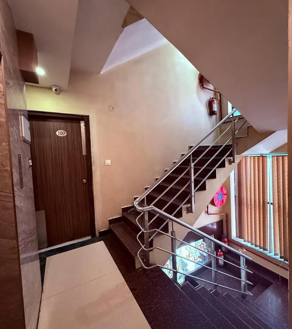 Raj Kamal Hotel Near Railway Junction Benares 4*,