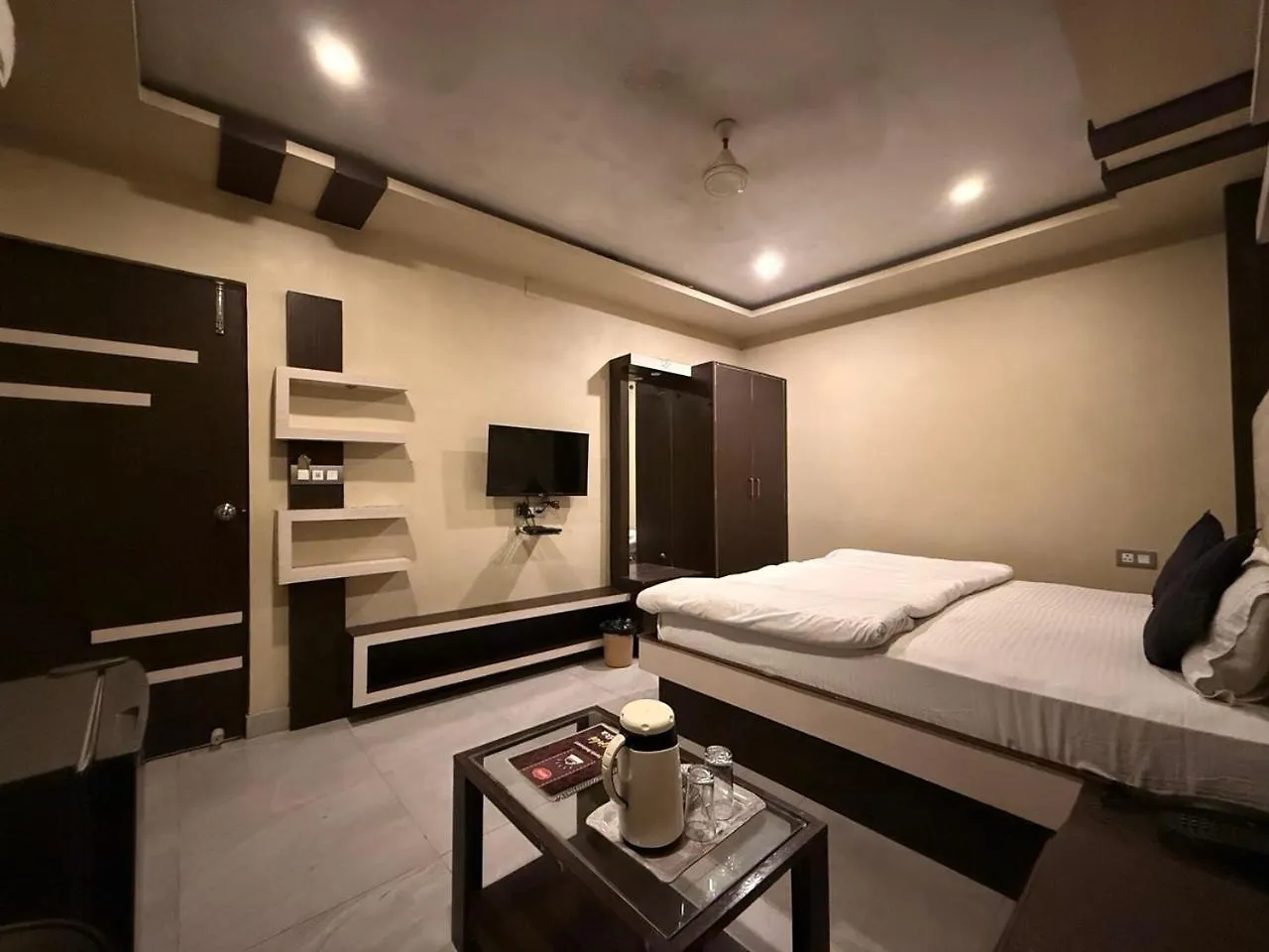 Raj Kamal Hotel Near Railway Junction Benares